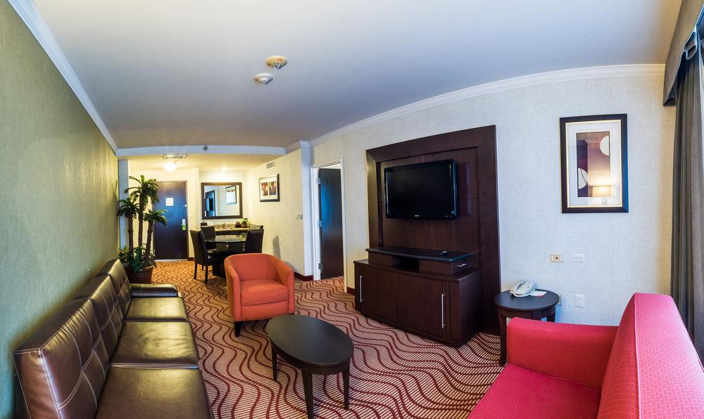 Courtyard By Marriott San Luis Potosi Ξενοδοχείο Εξωτερικό φωτογραφία