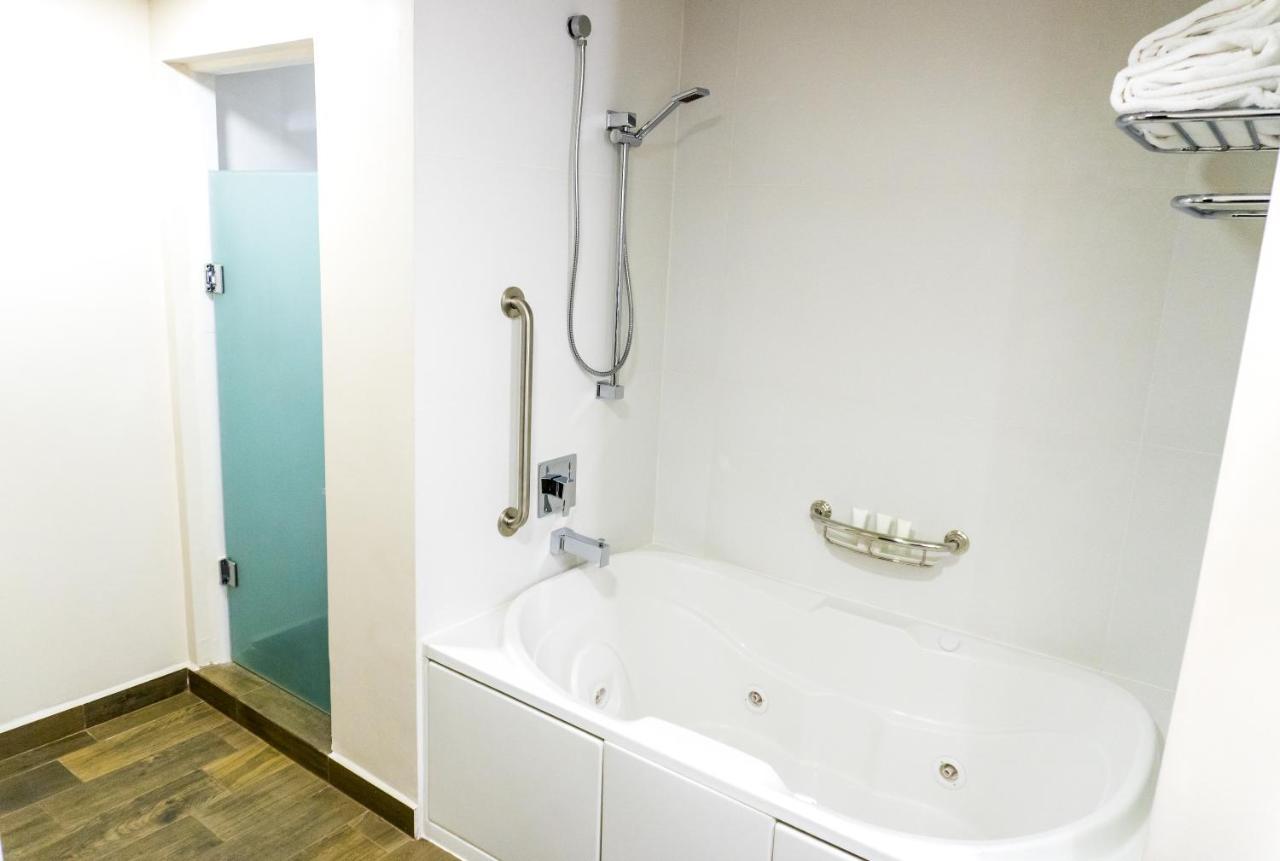 Courtyard By Marriott San Luis Potosi Ξενοδοχείο Εξωτερικό φωτογραφία